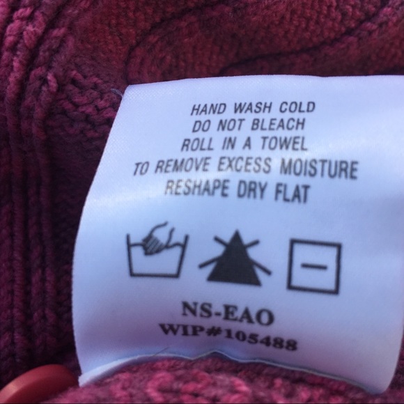 Woolrich cotton button front sweater in Berry - Picture 8 of 8